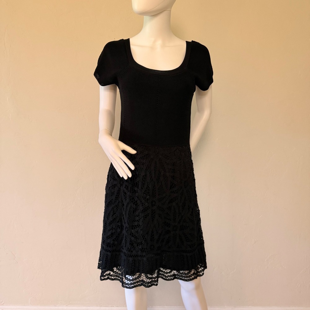 NWT Cristina V Black Ribbed Knit Lace Skirt Dress Short Sleeve Scoop Neck Size M